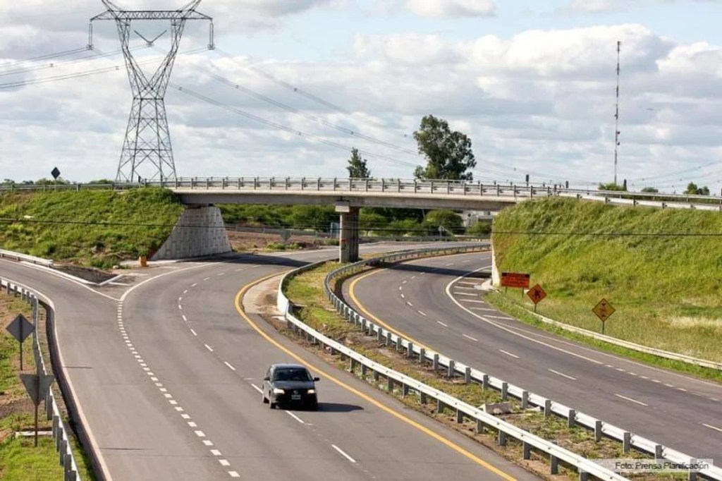 MILEI ABRE LAS RUTAS A LA COMPETENCIA: 22 EMPRESAS PRESENTARON 50 OFERTAS