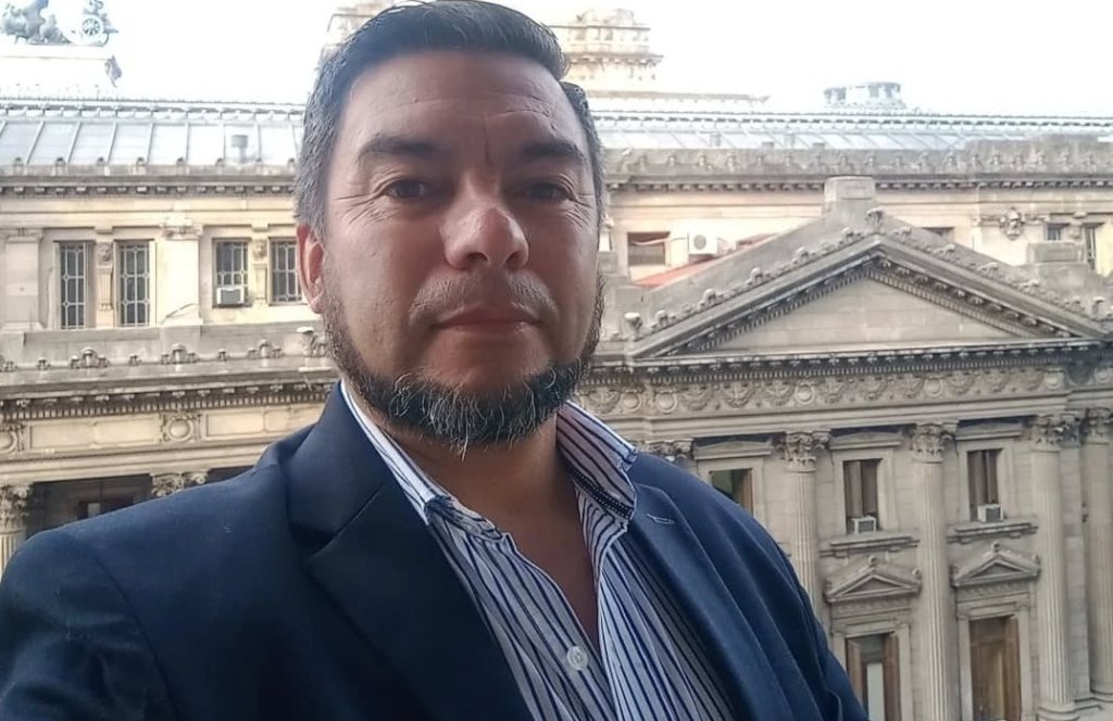 Mientras Plaza Huincul recibe inversión y trabajo, Cutral Có sigue trabada discutiendo si un comerciante puede vender cerveza: la denuncia de Carlos Figueroa contra el Estado municipal que&nbsp;ahoga