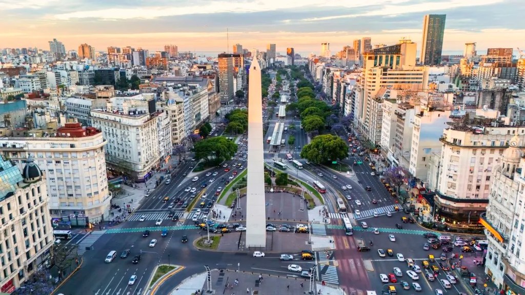 Forbes lo dijo: la ciudadanía argentina pasó de ser lo que todos querían escapar a ser el nuevo «símbolo de estatus» para los ricos de Estados&nbsp;Unidos